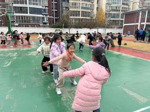 郑州管城区外国语牧歌小学：威斯尼斯以特色体育课程绘牧歌教育华章(图3)